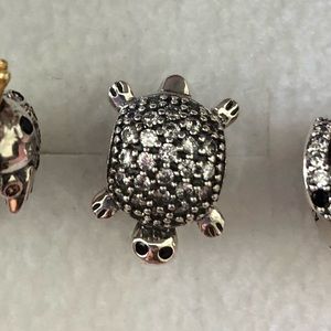 Pandora sea turtle charm